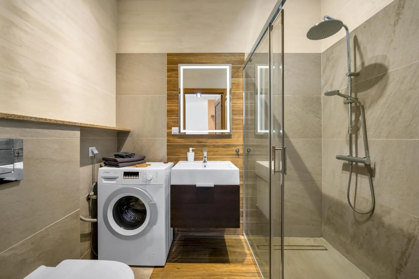 Wola Apartment - Parking And Balcony - By Rentujemy Warszawa