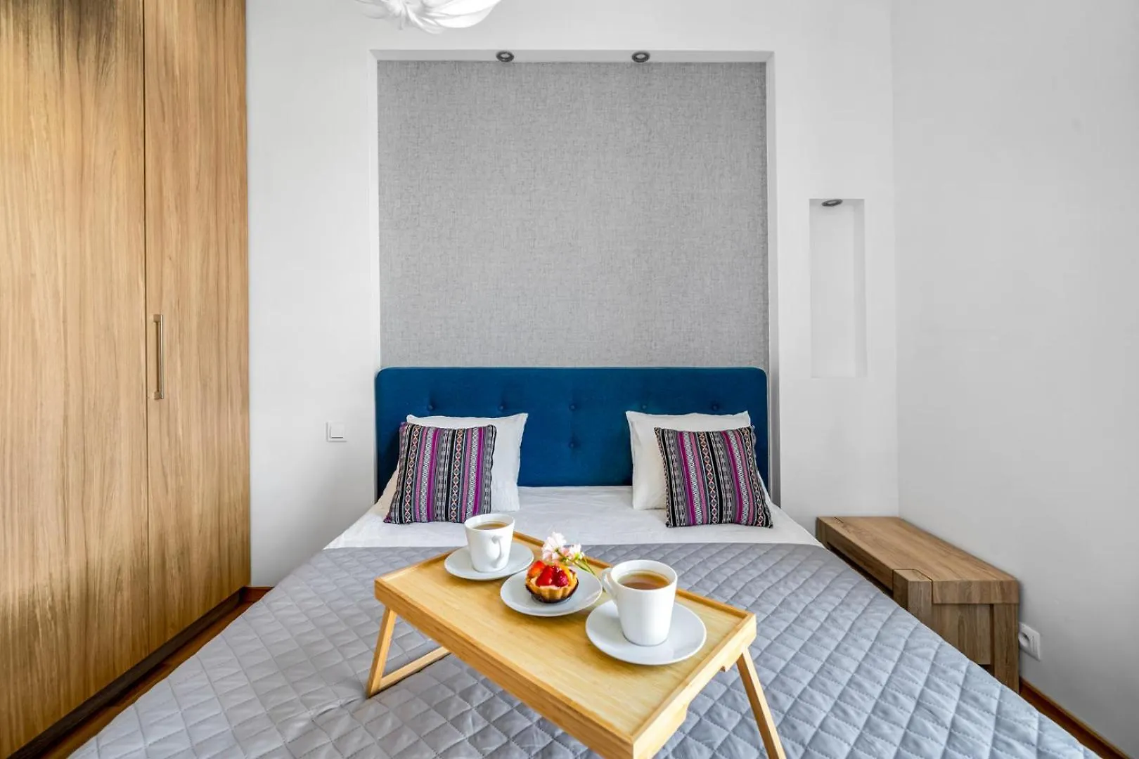 Wola Apartment - Parking And Balcony - By Rentujemy Warszawa